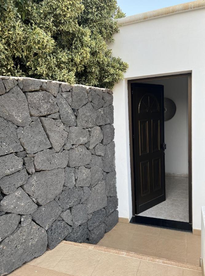 Bungalow Apartamento Sol Famara Exterior foto